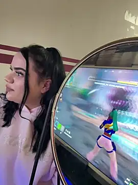 Snapshot of Shellybttn chatting on 13, 9, 2025 Shellybttn online show from 13, 9, 2025