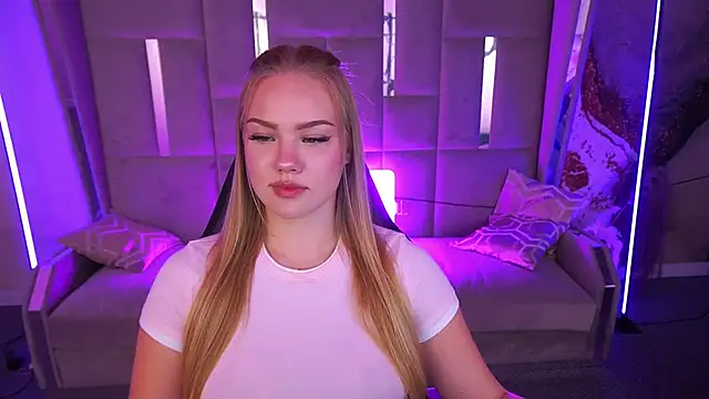 Snapshot of CelesteNoir chatting on 15, 9, 2025 CelesteNoir online show from 15, 9, 2025