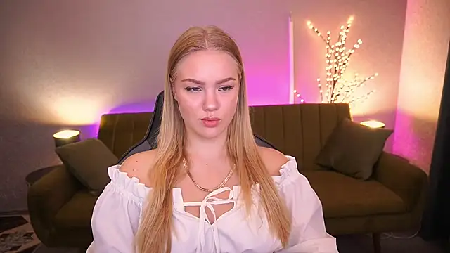 Snapshot of CelesteNoir chatting on 30, 9, 2025 CelesteNoir online show from 30, 9, 2025