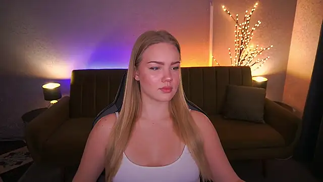 Snapshot of CelesteNoir chatting on 10, 10, 2025 CelesteNoir online show from 10, 10, 2025