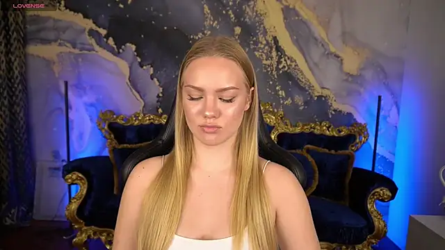 Snapshot of CelesteNoir chatting on 4, 11, 2025 CelesteNoir online show from 4, 11, 2025