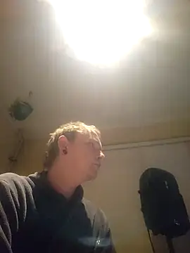 piercingpik online show from 16, 4, 2026