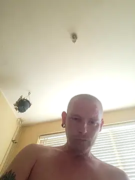 Snapshot of piercingpik chatting on 2, 6, 2026 piercingpik online show from 2, 6, 2026