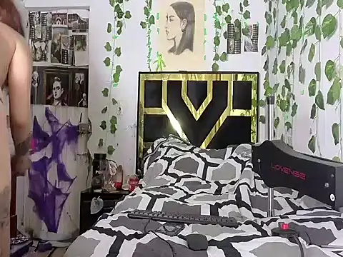 lucywhite13 online show from 19, 12, 2025