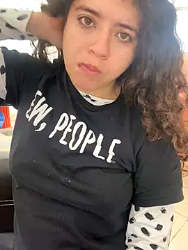 Snapshot of Lucy_YupiSweet chatting on 16, 11, 2025 Lucy YupiSweet online show from 16, 11, 2025