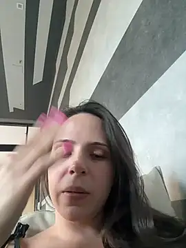 Snapshot of Lady_LauraRose chatting on 1, 12, 2025 Lady LauraRose online show from 1, 12, 2025