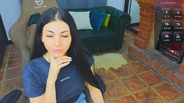 Snapshot of Emmi_Swon chatting on 17, 10, 2025 Emmi Swon online show from 17, 10, 2025