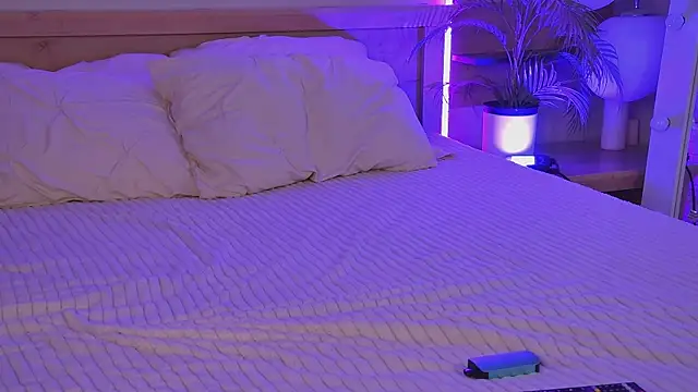 MiaEuphoria  online show from 15, 9, 2025