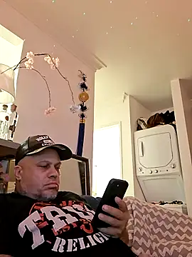 Snapshot of Auhenri25 chatting on 1, 7, 2026 Auhenri25 online show from 1, 7, 2026