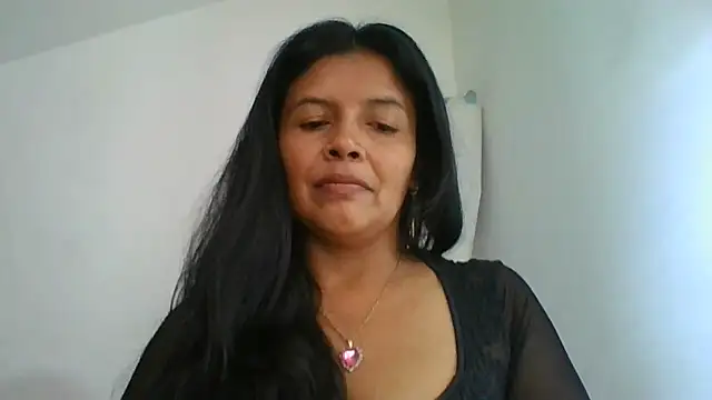 Snapshot of DianaOchoa_ chatting on 5, 7, 2026 DianaOchoa online show from 5, 7, 2026