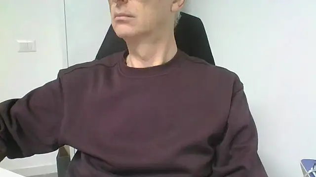 Snapshot of Sensor2000 chatting on 8, 1, 2026 Sensor2000 online show from 8, 1, 2026