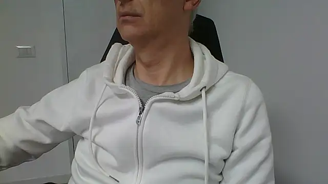 Snapshot of Sensor2000 chatting on 14, 1, 2026 Sensor2000 online show from 14, 1, 2026