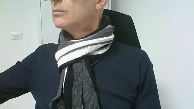 Snapshot of Sensor2000 chatting on 16, 1, 2026 Sensor2000 online show from 16, 1, 2026