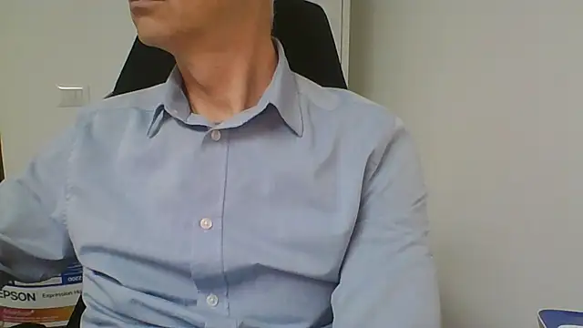 Snapshot of Sensor2000 chatting on 13, 5, 2026 Sensor2000 online show from 13, 5, 2026