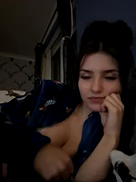 Snapshot of Naughty_CrystalXX chatting on 9, 10, 2025 Naughty CrystalXX online show from 9, 10, 2025