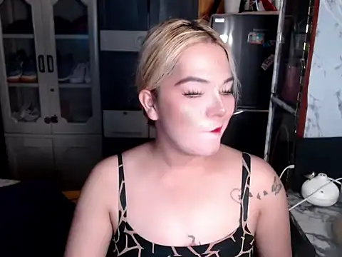 blonditax1111 online show from 18, 7, 2026
