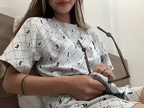 Min sara69 online show from 13, 10, 2025