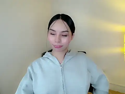 Snapshot of holly_tabby chatting on 24, 5, 2026 holly tabby online show from 24, 5, 2026