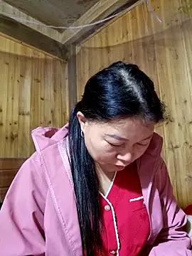 Snapshot of yoowwmr chatting on 23, 10, 2025 yoowwmr online show from 23, 10, 2025