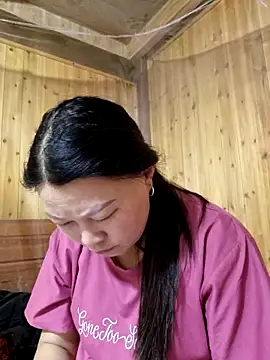 Snapshot of yoowwmr chatting on 25, 10, 2025 yoowwmr online show from 25, 10, 2025