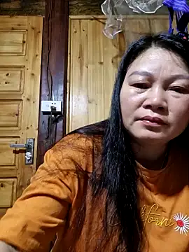 Snapshot of yoowwmr chatting on 28, 10, 2025 yoowwmr online show from 28, 10, 2025