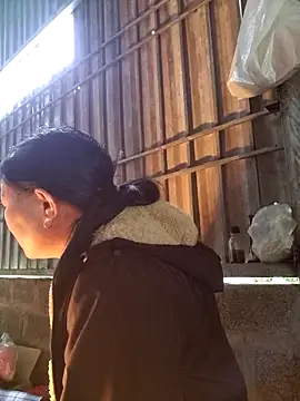 Snapshot of yoowwmr chatting on 10, 11, 2025 yoowwmr online show from 10, 11, 2025