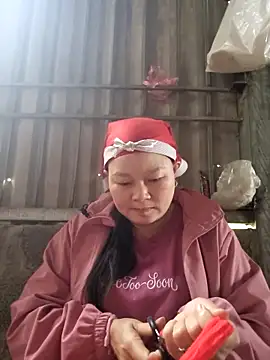 Snapshot of yoowwmr chatting on 13, 11, 2025 yoowwmr online show from 13, 11, 2025