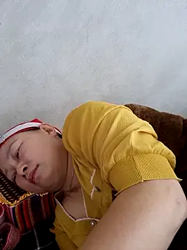 Snapshot of yoowwmr chatting on 14, 11, 2025 yoowwmr online show from 14, 11, 2025