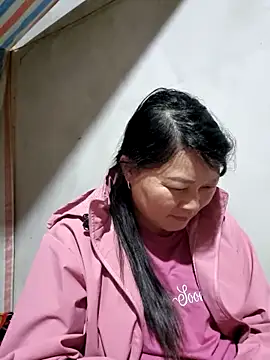 Snapshot of yoowwmr chatting on 18, 11, 2025 yoowwmr online show from 18, 11, 2025