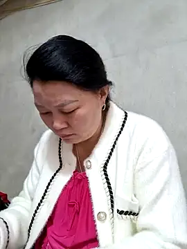 Snapshot of yoowwmr chatting on 24, 11, 2025 yoowwmr online show from 24, 11, 2025