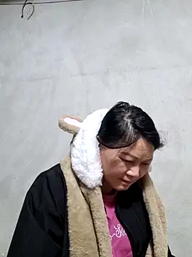 Snapshot of yoowwmr chatting on 27, 11, 2025 yoowwmr online show from 27, 11, 2025