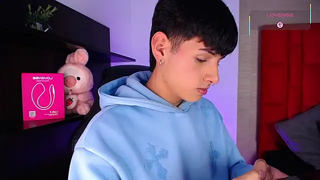 Ezra Storm online show from 5, 2, 2026