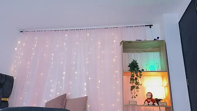 anitaglow online show from 7, 10, 2025