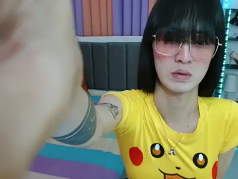 Snapshot of XxTsUncutAskaxX chatting on 14, 10, 2025 XxTsUncutAskaxX online show from 14, 10, 2025