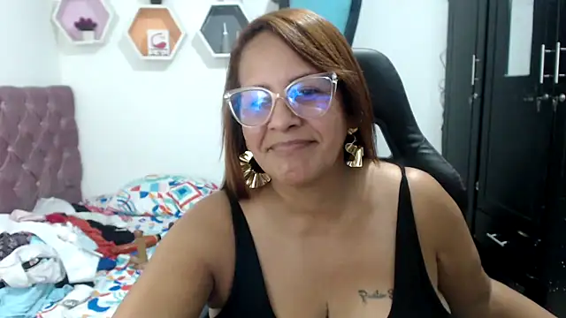 Snapshot of cristydirtyhot chatting on 16, 12, 2025 cristydirtyhot online show from 16, 12, 2025