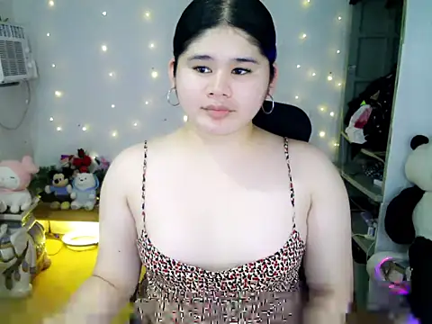 Snapshot of skinnygirl_69 chatting on 23, 10, 2025 skinnygirl 69 online show from 23, 10, 2025