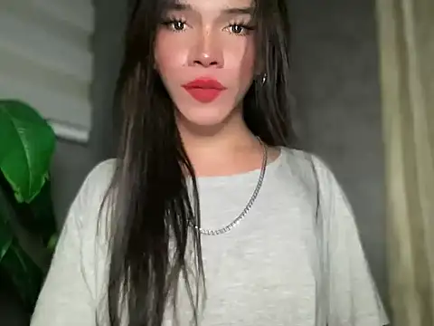 Snapshot of Misselliefayexxx chatting on 5, 6, 2026 Misselliefayexxx online show from 5, 6, 2026
