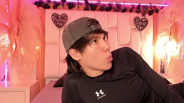 Daphne And Roger online show from 2, 3, 2026