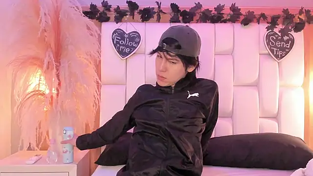 Daphne And Roger online show from 2, 4, 2026