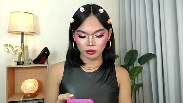 miyaa Moore online show from 12, 11, 2025