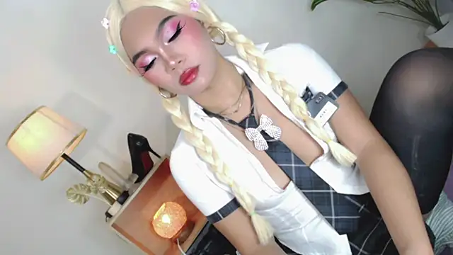 miyaa Moore online show from 17, 11, 2025