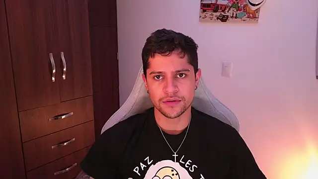 domsantiago  online show from 18, 11, 2025