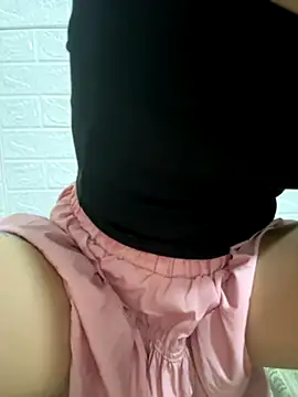 Snapshot of Shiny_Babe chatting on 5, 10, 2025 Shiny Babe online show from 5, 10, 2025