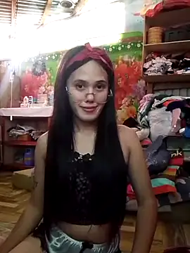 Snapshot of mika_walker chatting on 8, 11, 2025 mika walker online show from 8, 11, 2025