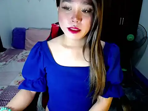 Urassiansweetcummer online show from 11, 10, 2025