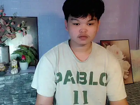 Snapshot of Reynelcock chatting on 13, 5, 2026 Reynelcock online show from 13, 5, 2026