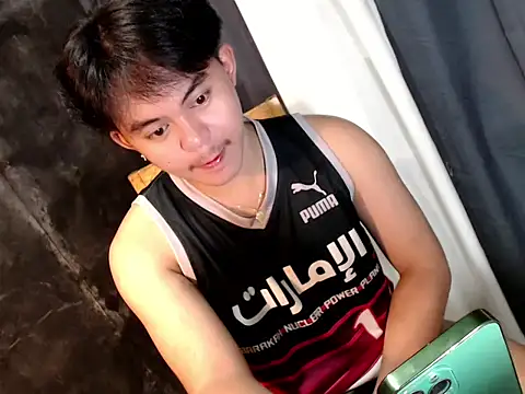 Snapshot of urguy_toshi chatting on 22, 10, 2025 urguy toshi online show from 22, 10, 2025