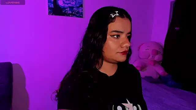 Shophie thoopson online show from 16, 4, 2026