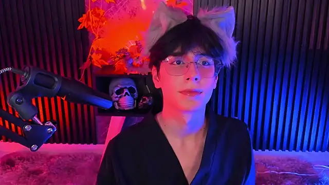 luixdust  online show from 4, 10, 2025