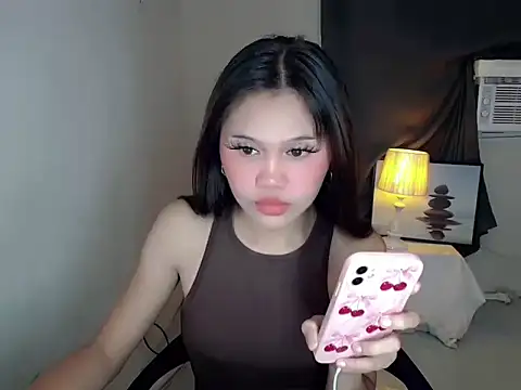 Snapshot of Filipina_milker chatting on 18, 10, 2025 Filipina milker online show from 18, 10, 2025